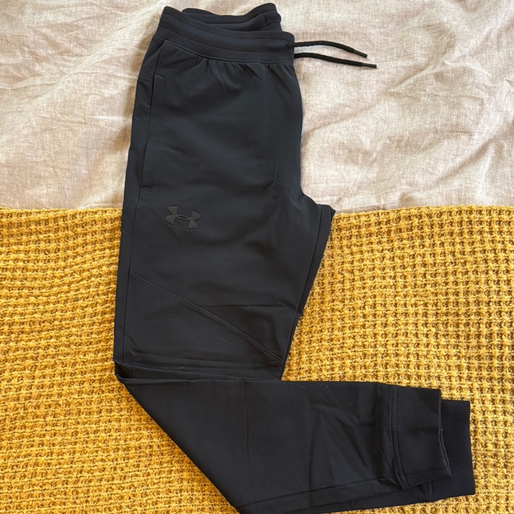 Under Armour Black Jogger Sweatpants Relaxed Fit